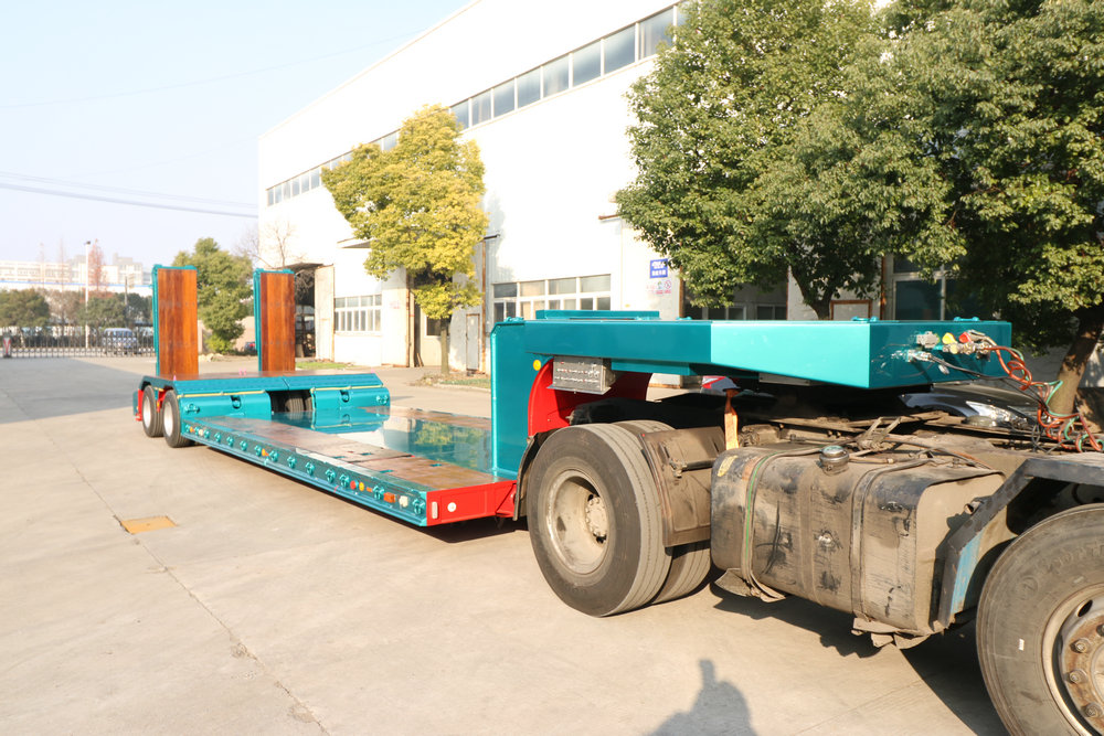 液压爬梯半挂车
