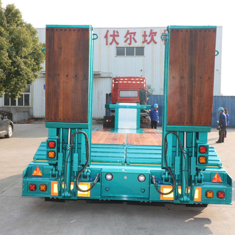 販売のためのハイテク油圧ランプ 2axle 30t/40t 低床セミ トラック トレーラー 揚州バルカン機械製造株式会社