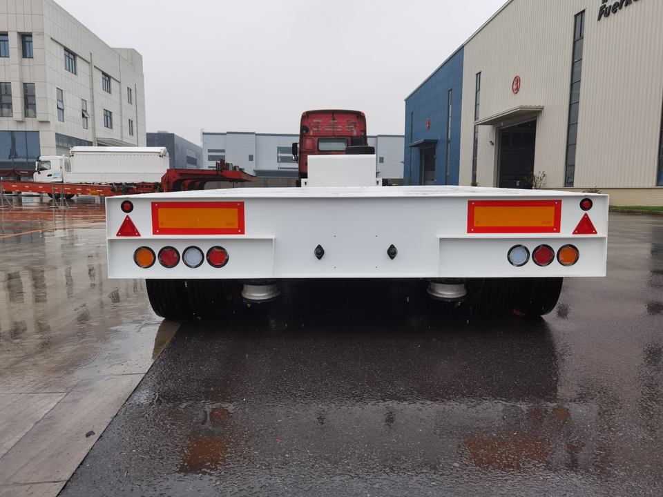 16米三轴半挂车 - 扬州市伏尔坎机械制造有限公司