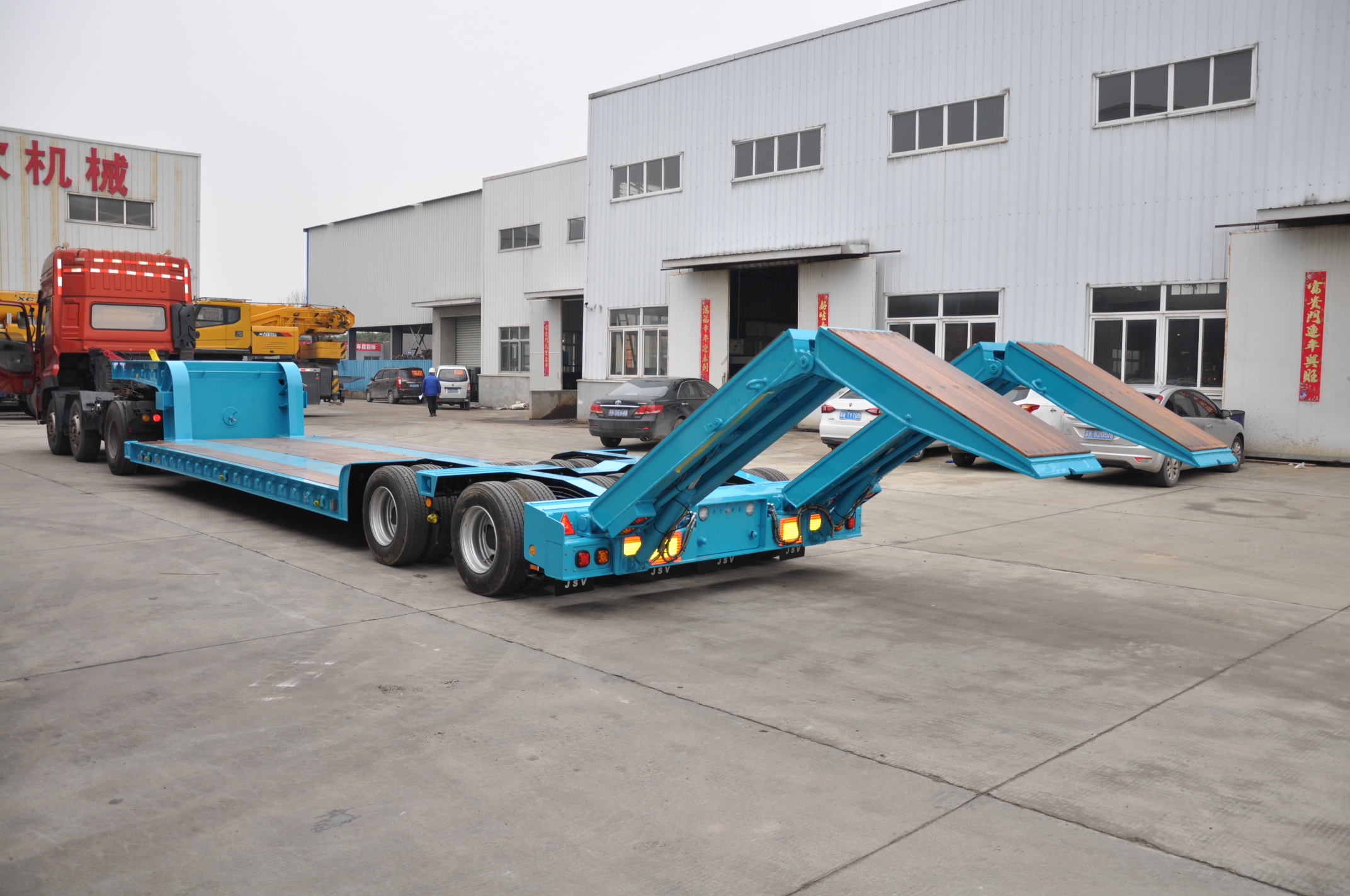 液压爬梯半挂车
